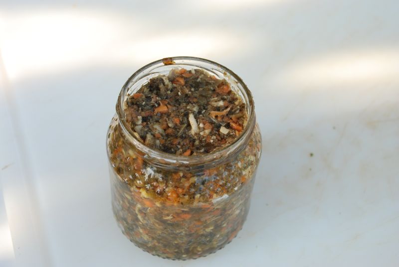 2 große EL Gemüsepaste zum Wein dazu