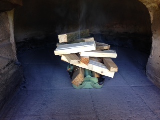 Erstmal Feuerchen entfachen...........