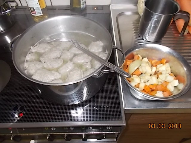 Leberknödel vom Reh-001.JPG