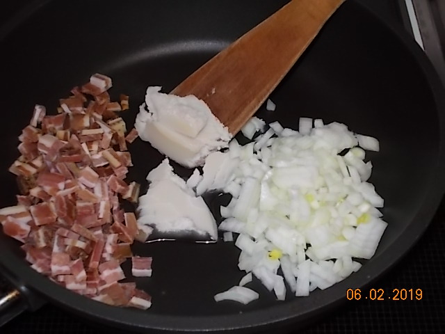 Grünkohl + KaninMettwurst.JPG