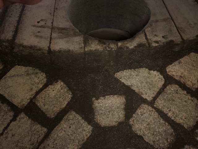 Innenansicht zwischen Decke und Portalbogen