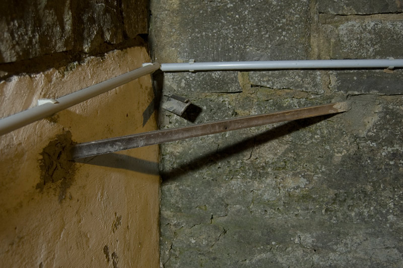 020612004eingemauerte-Eckstrebe.jpg