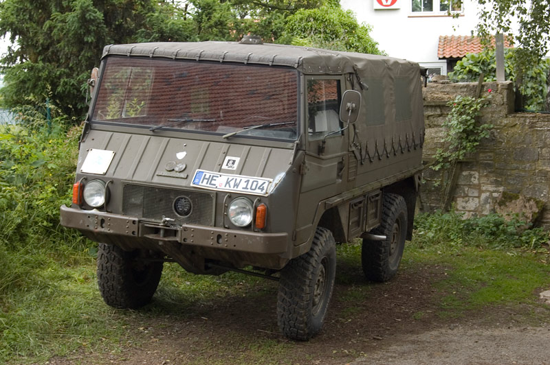 Pinzgauer 710M - es gibt kein Serienfahrzeug vergleichbarer Größenordnung mit derartiger Geländegängigkeit