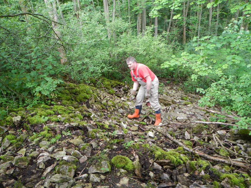 040612001beim-Steinesuchen.jpg