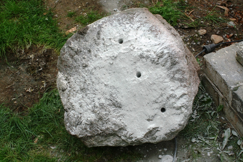 Löcher gebohrt.jpg