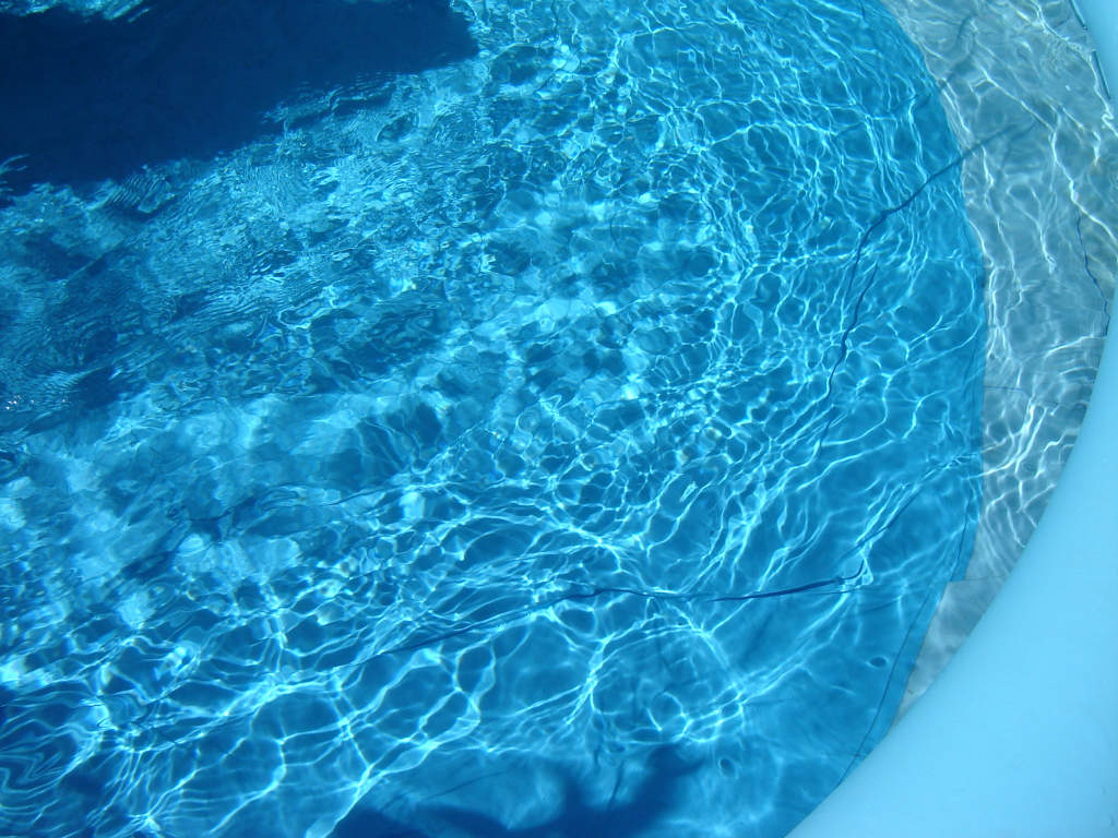 Pool01.jpg