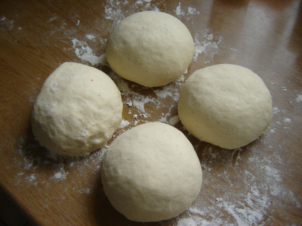 Pizzateig mit Mutterhefe 01.jpg