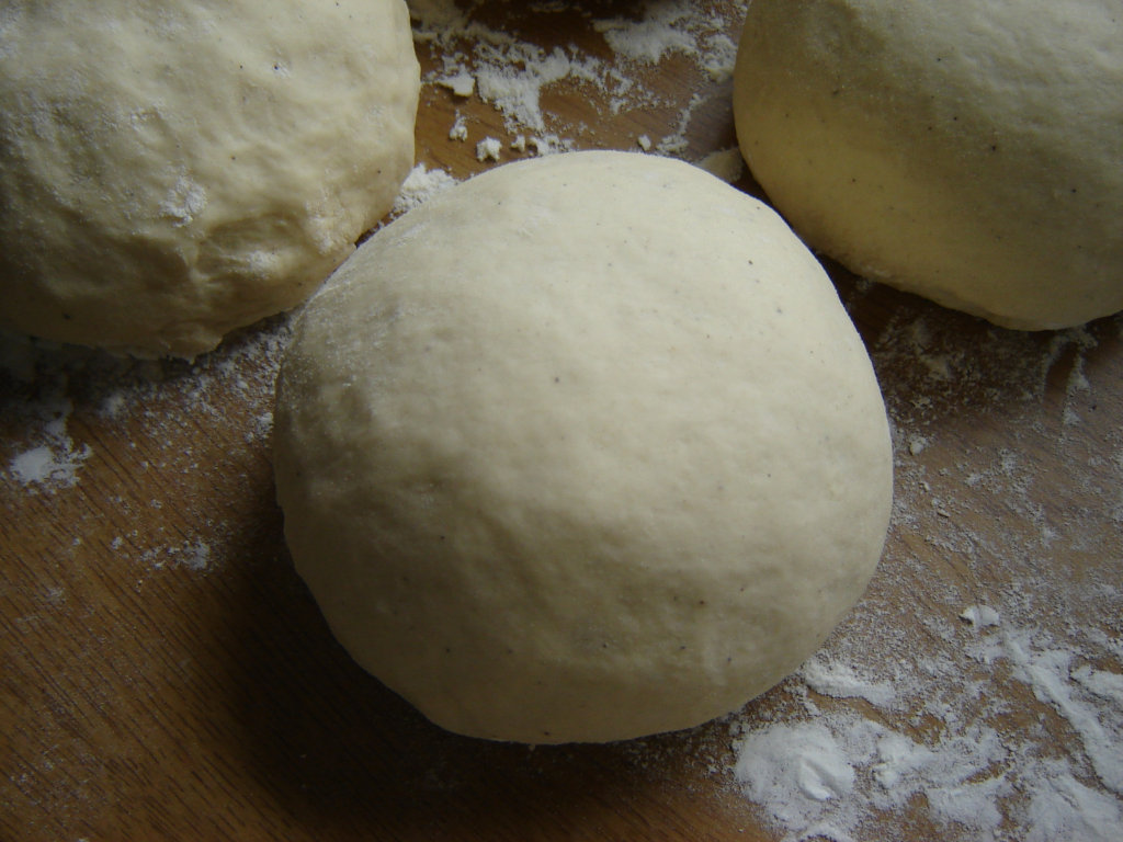 Pizzateig mit Mutterhefe 02.jpg