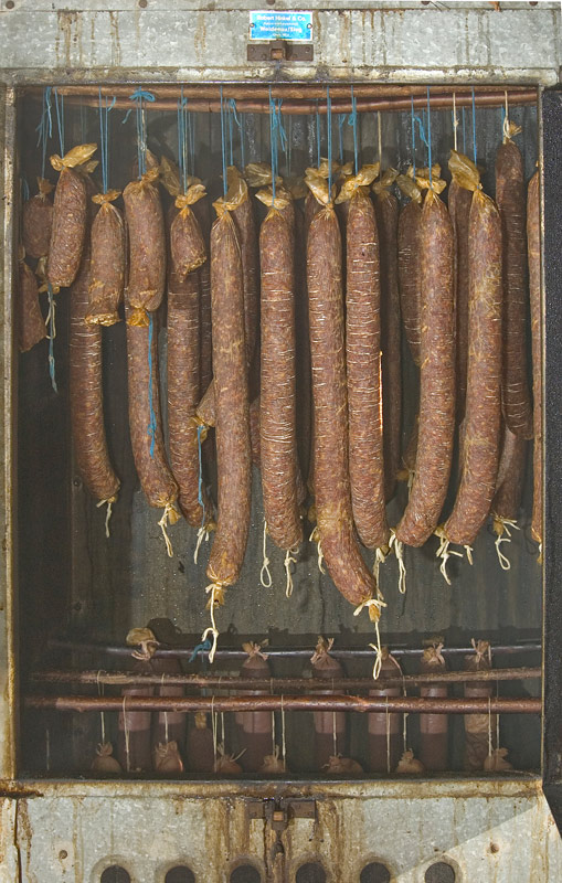 oben: 100kg Keilersalami<br />unten: Leber- und Blutwurst unserer Wursteaktion